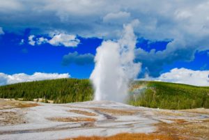 Yellowstone geyser, world's largest, shows strange eruption patterns